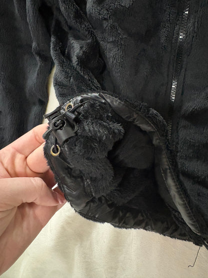 IN STOCK— FUZZY NORTH FACE JACKET: YOUTH MEDIUM 8/10