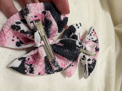 IN STOCK— LV COW & PINK ALLIGATOR CLIP BOWS
