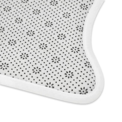 Personalized Pink Pet Feeding Mat — Custom Text Bone-Shaped Placemat for Dogs & Cats