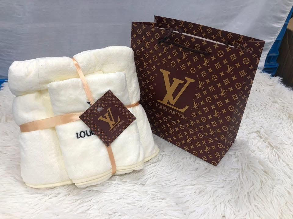 PO- DESIGNER TOWEL SETS (read description for color specifications)