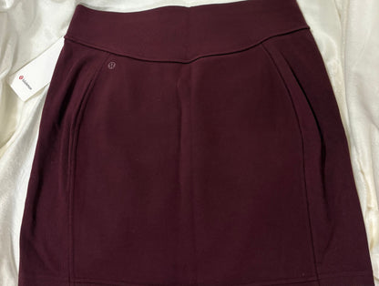 IN STOCK— LULU🍋 SCUBA HIGH RISE MINI SKIRT: LARGE